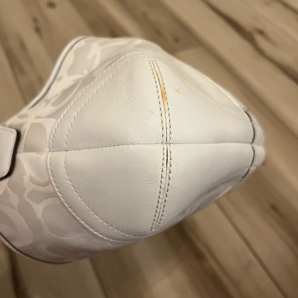 Rare Vintage Coach Soho Optic White Shoulder Bag (A05Q-1850) - Picture 10 of 11